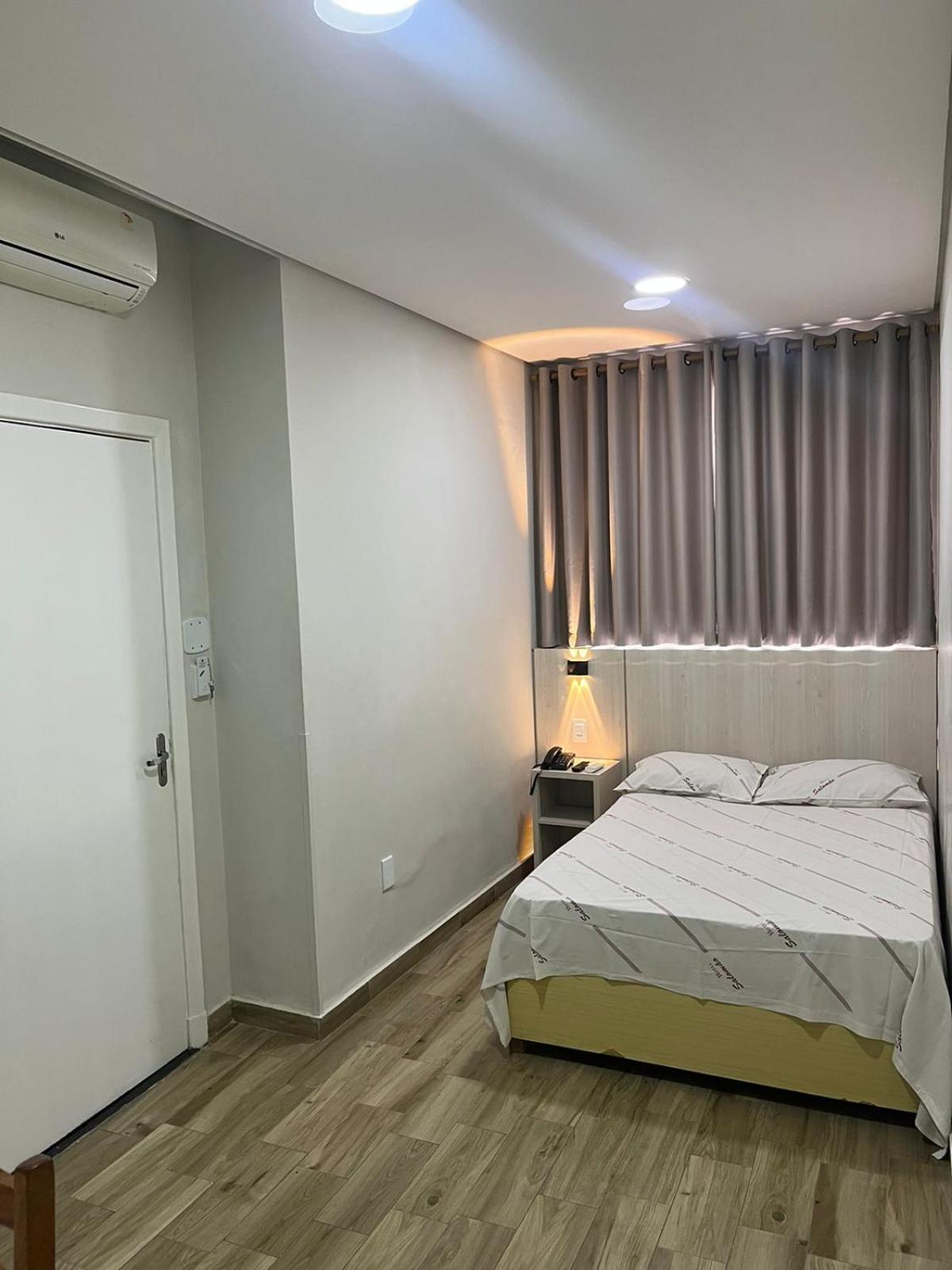 Hotel Salomao - Proximo A 25 De Marco, Bom Retiro, Bras E Rua Santa Efigenia, A 2 Minutos Do Mirante Sampa Sky E Pista De Skate Anhangabau São Paulo Exterior photo